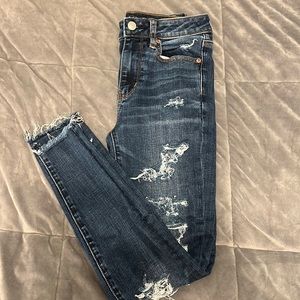 American Eagle short ripped jeans